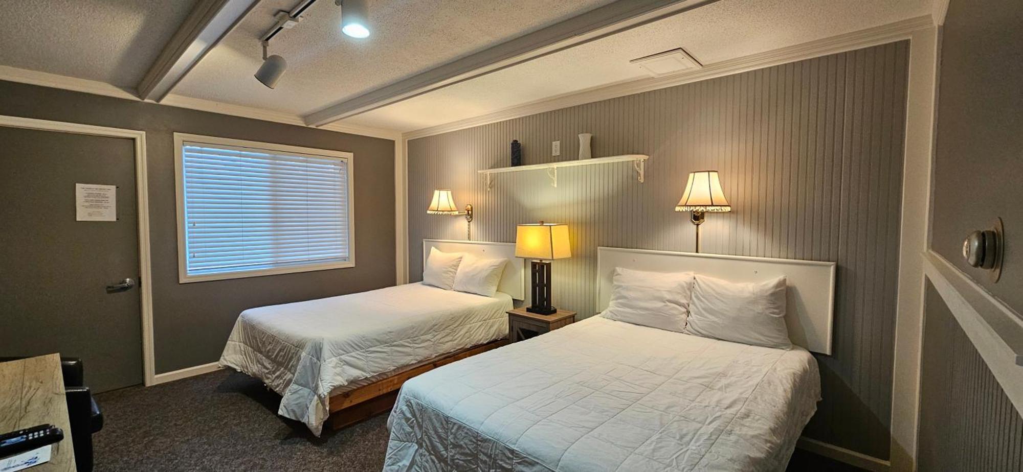 Chequamegon Lake Superior Lodge Bayfield Εξωτερικό φωτογραφία